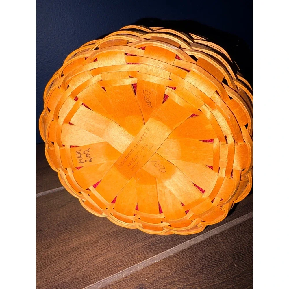 Longaberger 2002 Round Handwoven Basket with Plastic Protector Red Liner Leather